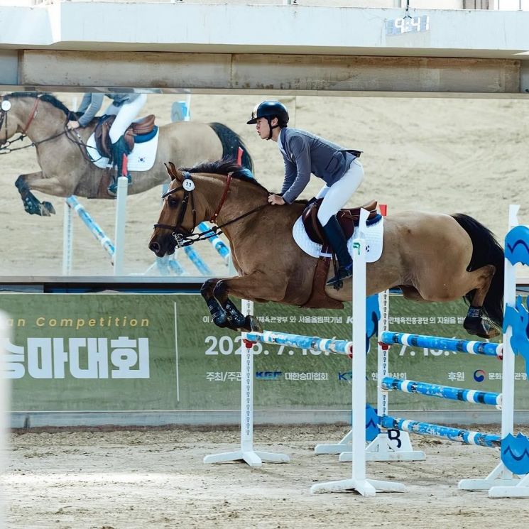 우진혁 순수의 장애물 비월 경기 모습.
