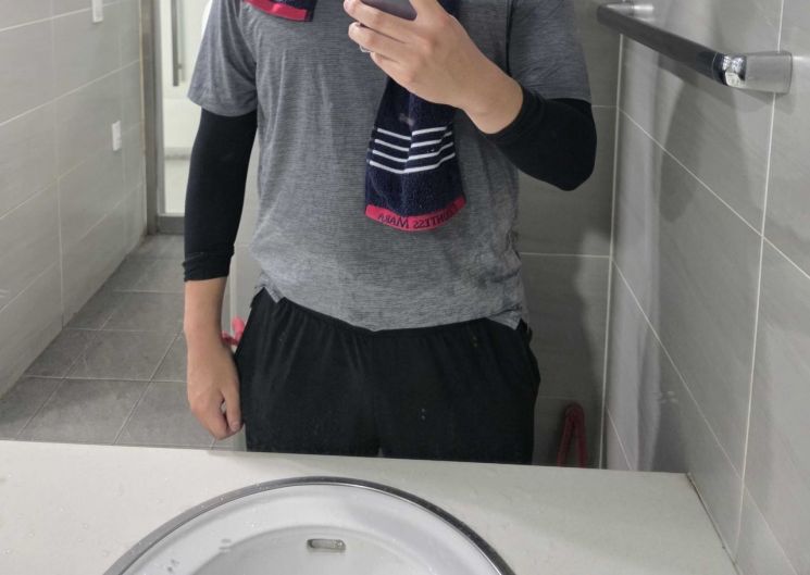 물류 센터에서 일하는 모습. 최영찬 기자