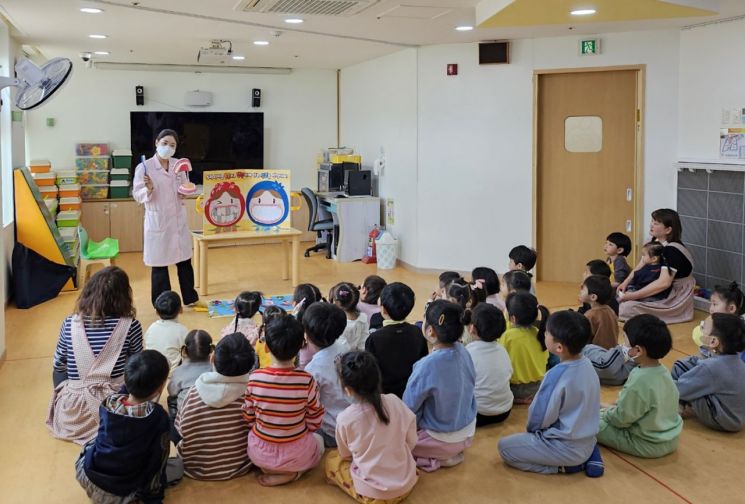 고성군센터 어린이 영양교육 실시 모습.