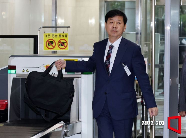 [포토] 인사청문회 향하는 구윤철 기재부 장관 후보자