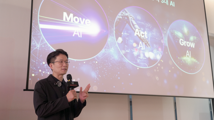 최준기 대동에이아이랩 대표가 17일 간담회에서 농업 3대 AI  기술을 설명하고 있다. 대동