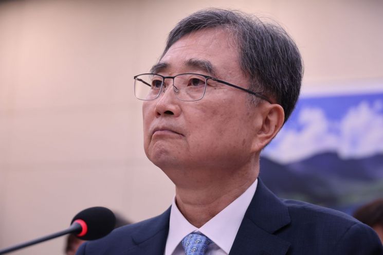 조현 외교부 장관 후보자가 17일 서울 여의도 국회 외교통일위원회에서 열린 인사청문회에서 질의를 듣고 있다. 2025.7.17 연합뉴스