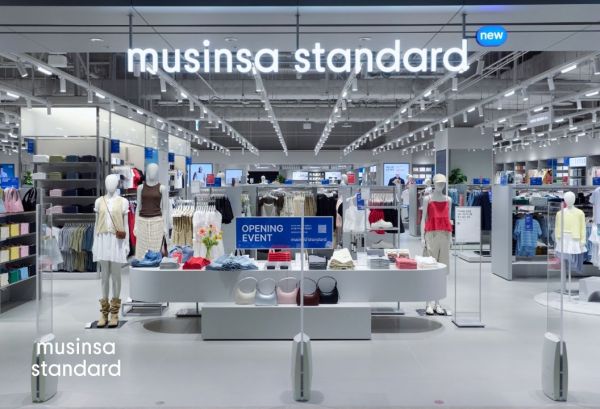 무신사스탠다드, 서울 동부권 첫 매장 '더리버몰 강동점' 열어