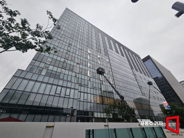 김건희특검, 국민의힘 당사 압수수색…"건진법사 청탁 의혹 관련"