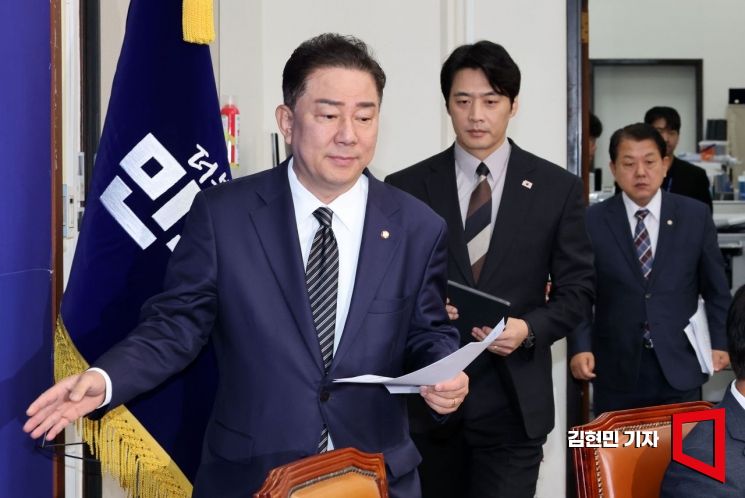 [포토] 김병기 “尹, 내란으로 국민이 겪은 것 이상의 고통 느끼게 해줘야”