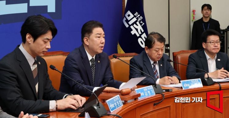 [포토] 김병기 “내란수괴 尹 법치 파괴 끝내야…사법 체계 우롱”