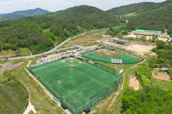 순창군이 여름철 폭염으로부터 군민의 건강과 안전을 지키기 위해 관내 야외 체육시설 5곳의 운영 시간을 한시적으로 조정한다. 순창군 제공