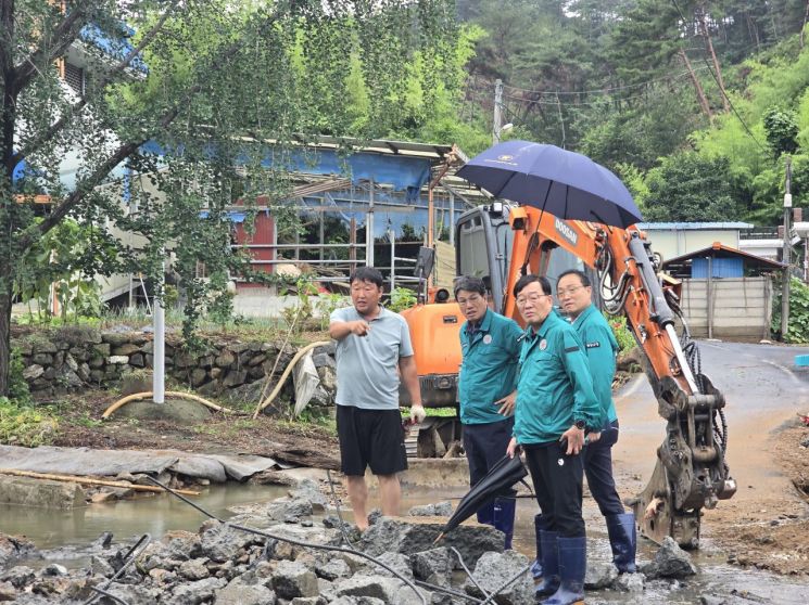 "군민 안전이 최우선"…김돈곤 청양군수, 집중호우 속 빛난 선제 대응