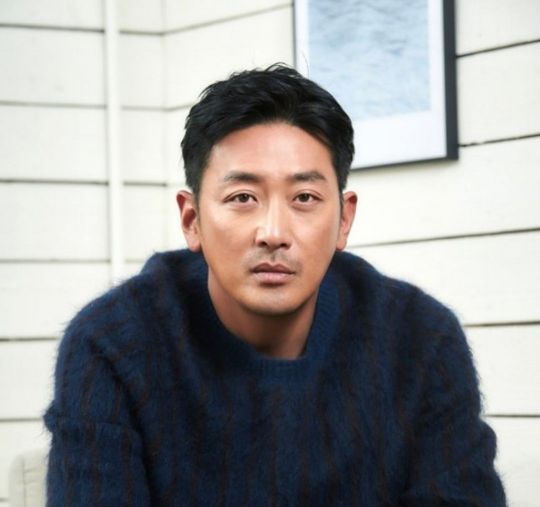 배우 하정우. 워크하우스컴퍼니