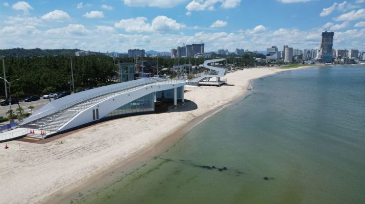 본격 피서철 앞둔 포항시 해수욕장, 다양한 축제·문화 행사로 ‘활기’