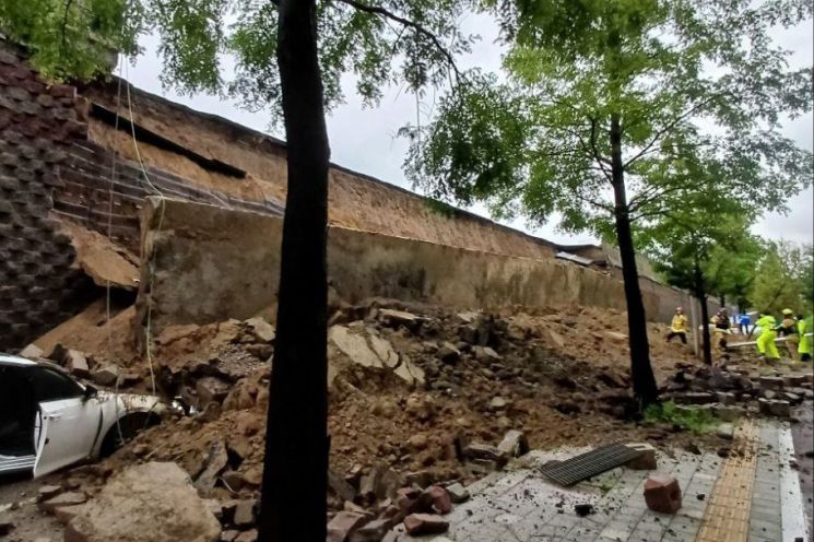 경찰, '오산 옹벽붕괴' 안전점검 업체 4곳 압수수색