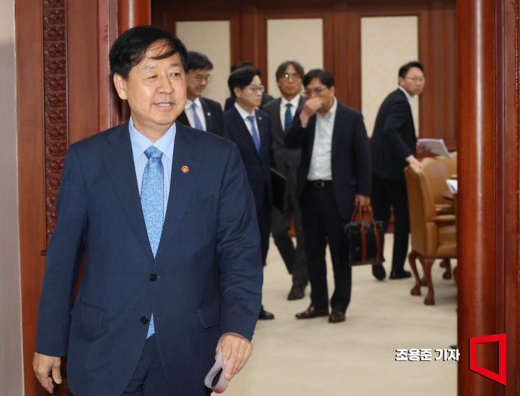 구윤철 부총리 내일 방미 출국...통상 협상 전 AFPI·피터슨 만난다