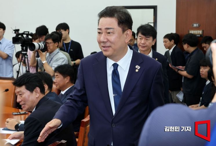 [포토] 김병기 "살아나는 내수와 소비시장에 활력 불어넣을 것"