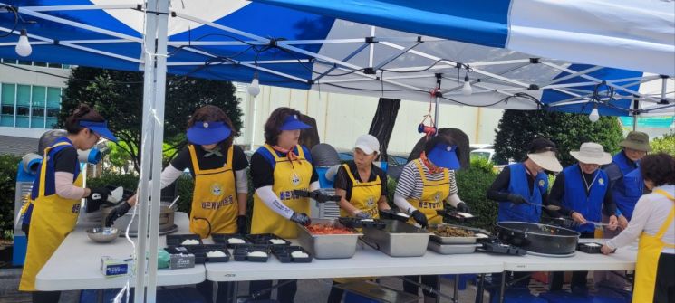 "산청군민들 힘내세요" … 창원특례시, 산청군 침수 피해 지역 복구에 적극 동참