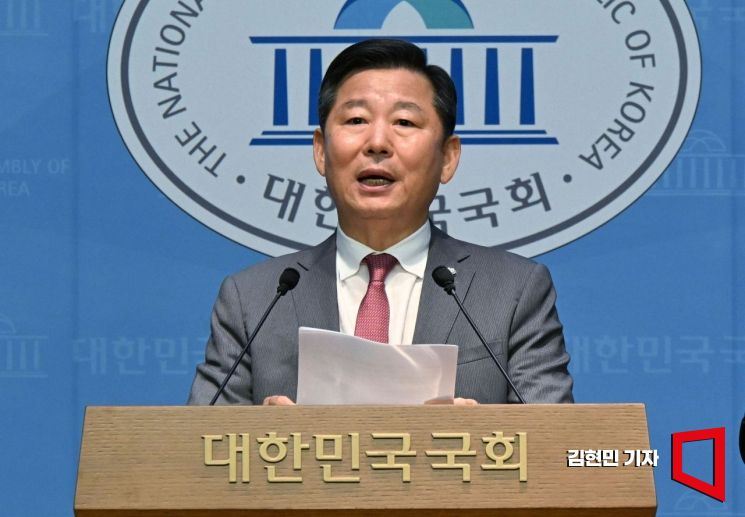 [포토] 이철규 "참고인 압수수색...정치 특검 망신 주기 행태"