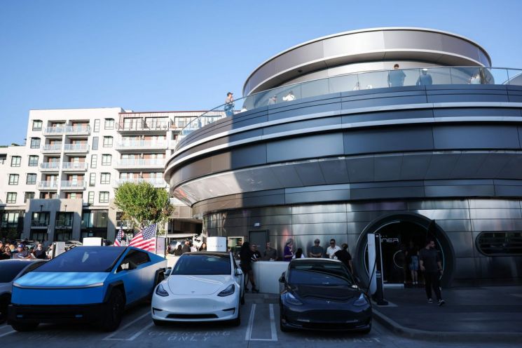 머스크, 테슬라 식당 '다이너' LA에 오픈…"잘되면 전세계에"