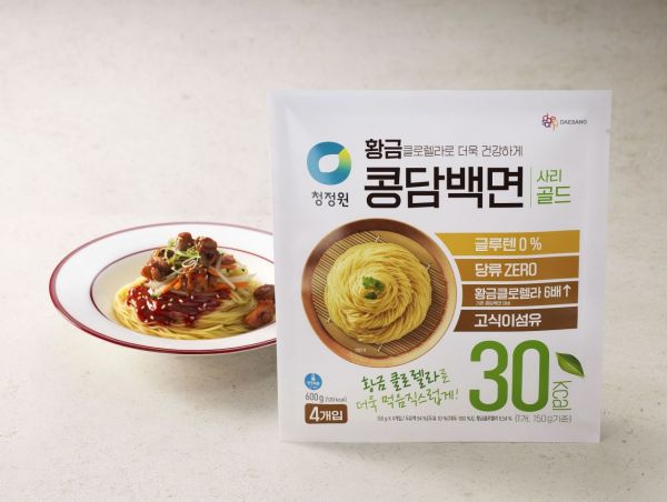 "황금 클로렐라로 더 건강하게"…대상 청정원, '콩담백면 골드' 출시