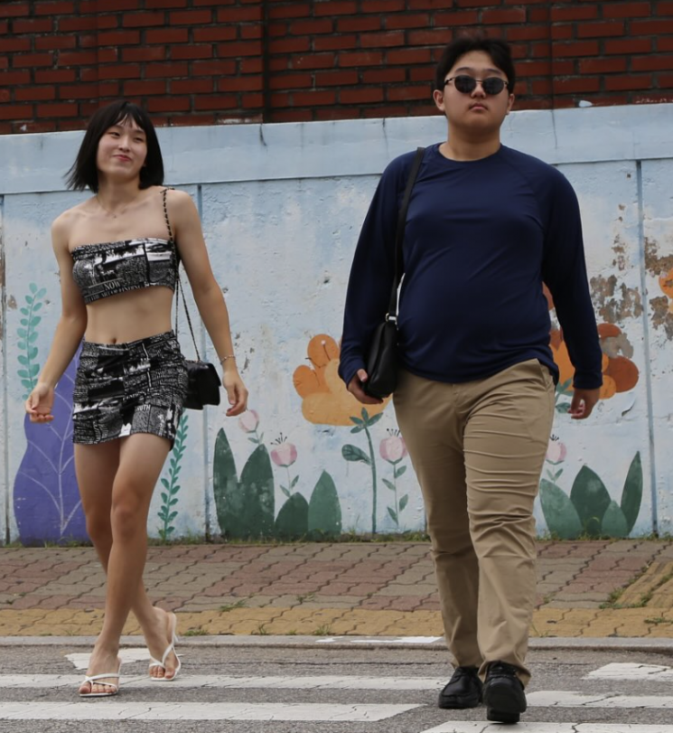 방시혁·과즙세연에 권은비까지…더 강력하게 돌아온 '의정부고 졸업사진'