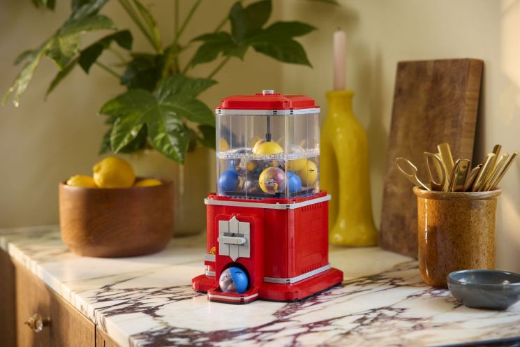 레고그룹, 복고풍 '레고 아이디어 미니피겨 자판기' 출시