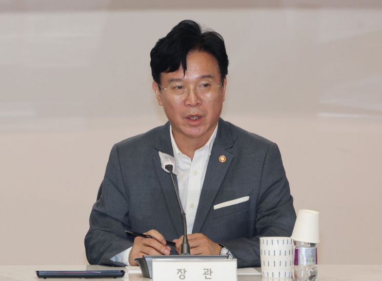 김영훈 고용장관 "노란봉투법 국회 통과시 빈틈없이 시행 준비"