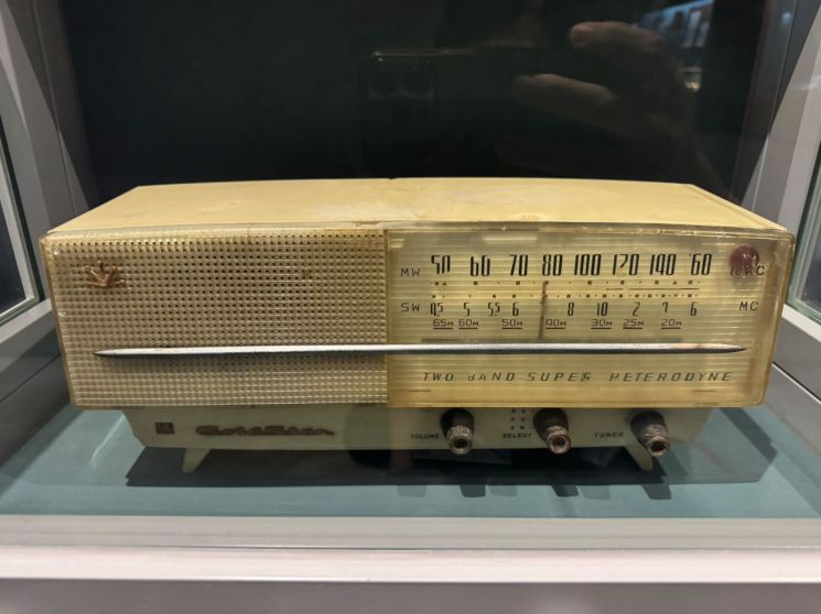 [마니아]퀄컴 CEO 웃음지게 한 골동품 라디오의 '부활'