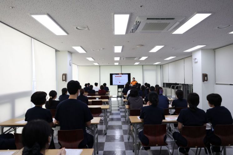 광주 동부소방서가 지난 23일 동구 소재 대중병원을 대상으로 소방안전특별교육을 실시했다. 광주 동부소방서 제공