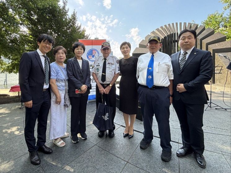 포항시는 지난 22일(현지시간) 주뉴욕총영사관을 방문해 ‘포항 무궁화길 보존관리 발대식’에 참석했다. 포항시 제공