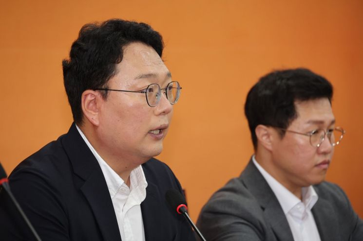 개혁신당 "이준석 압수수색은 망신주기"…송언석엔 "관심 꺼라"