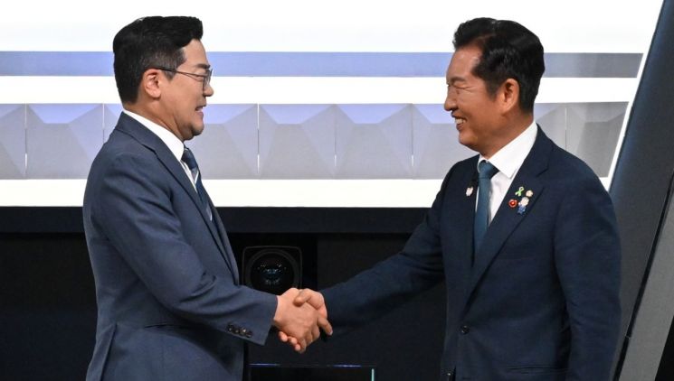 치열한 전당대회…與 '선명성' 野 '혁신안' 경쟁