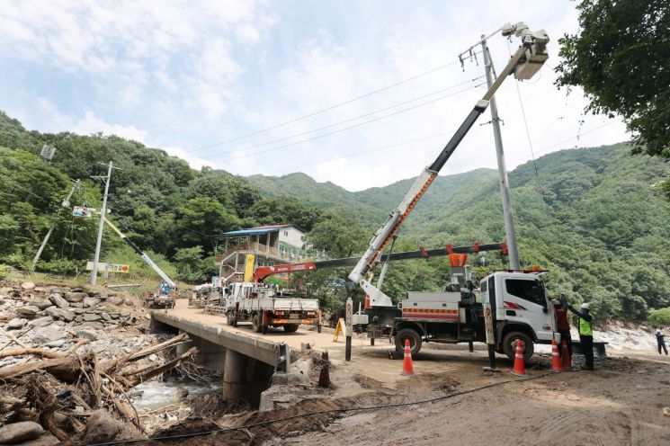 가평군 “자원봉사자 8000여명 구슬땀…하루빨리 일상 회복”