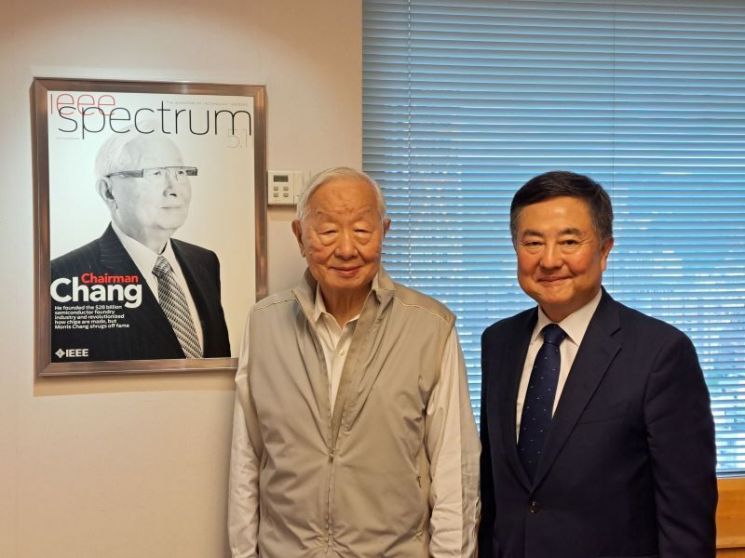 [단독]알고보니 네번째‥TSMC 모리스 창 만난 韓 외교관