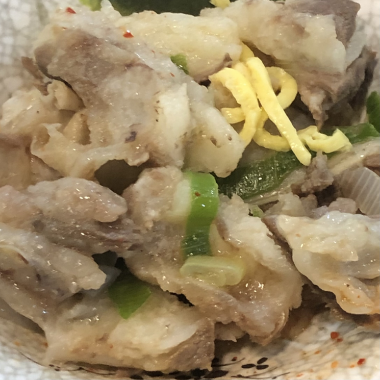"1만6900원 갈비탕 다 버렸다"…휴게소 갔다가 식사 대신 분노