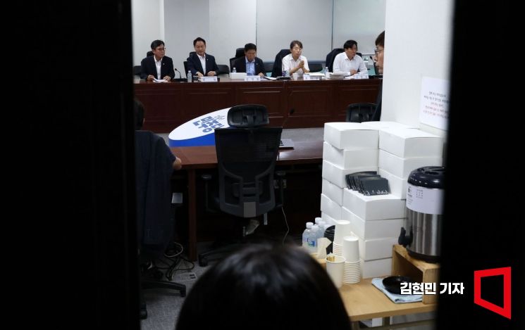 29일 국회 의원회관에서 세제개편안 관련 당정간담회가 비공개로 열리고 있다. 2025.7.29 김현민 기자