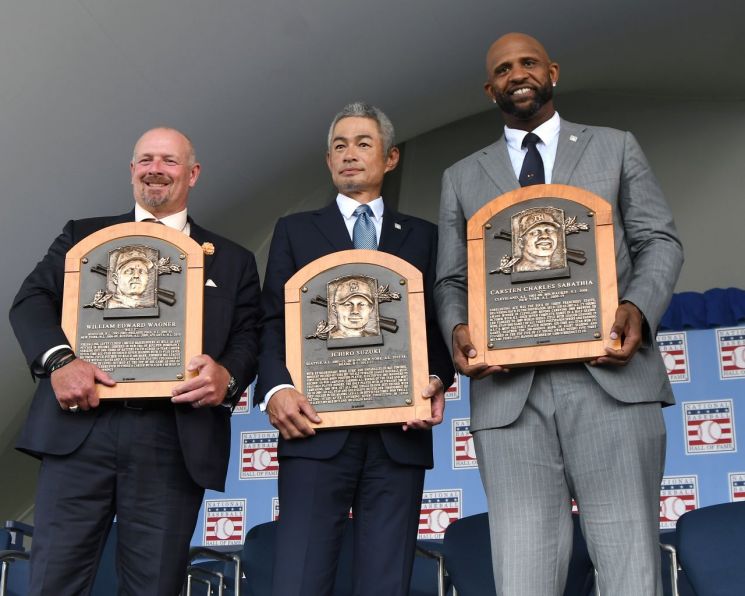 "인생 세 번째 루키된 기분"…이치로, 아시아인 1호 MLB 명예의 전당 입성