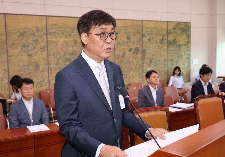 최휘영 문화체육관광부 장관 후보자가 29일 서울 여의도 국회 문화체육관광위원회에서 열린 인사청문회에서 모두발언을 하고 있다. 연합뉴스