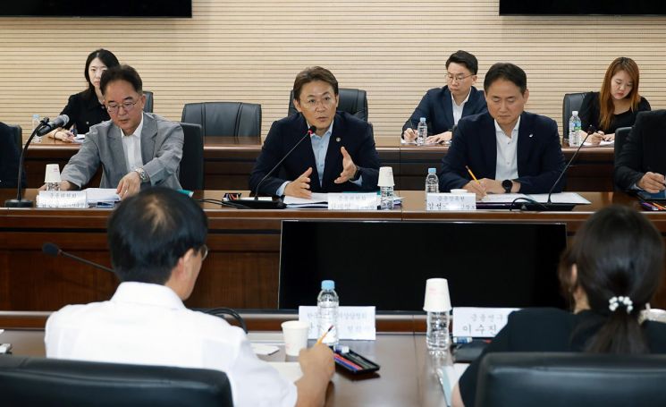 [금융현미경]조직개편 앞둔 금융위, 이제는 현장간담회 올인 
