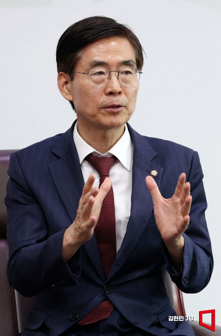 [국힘 당권주자 인터뷰]조경태 "좀비정당된 국힘, 당론 폐지로 민주주의 회복해야"