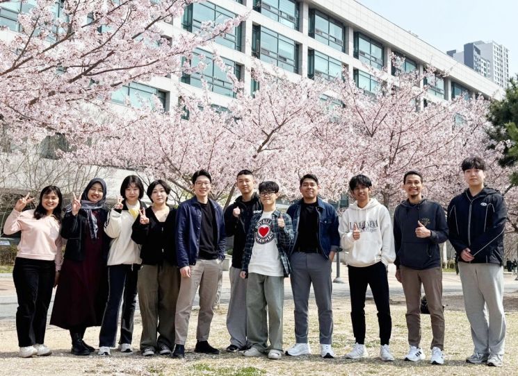 피부처럼 늘어나는 센서가 바닷물 발전까지?… 국립부경대, ‘만능 하이드로겔’ 개발