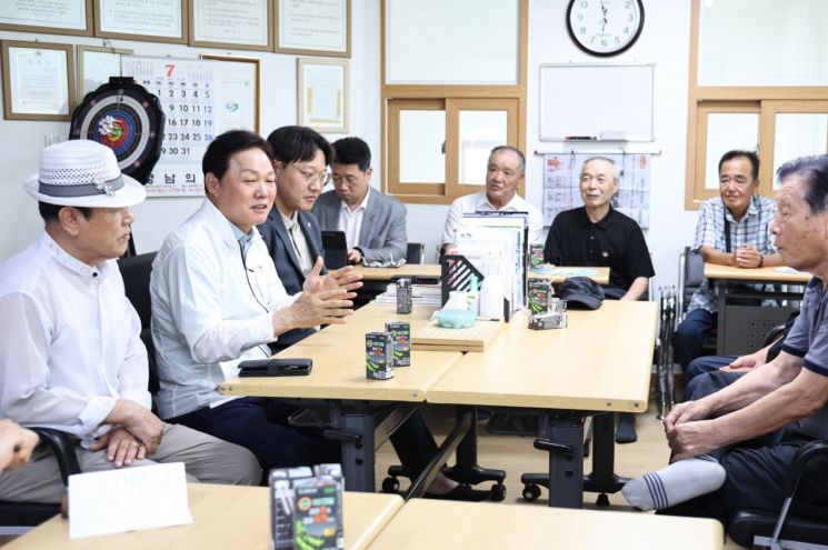 온열질환 예방 확실히 … 박완수 경남지사, 창원서 건설현장·무더위쉼터 점검