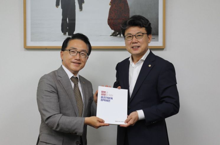 중견련, 국정기획위원회에 ‘중견기업 정책 제언’ 전달