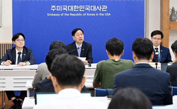 한미, 관세협상 타결…美에 625조원 투자·구매로 '관세 15%'