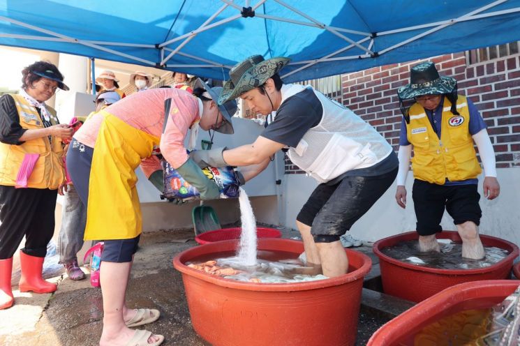 가평 수해복구에 전국서 따뜻한 손길…기부·자원봉사 '봇물'