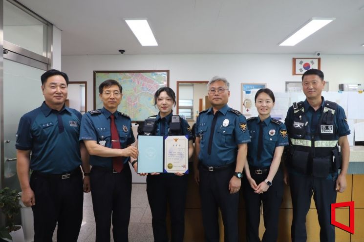 구미경찰서, 경찰관·은행원에 표창과 감사장