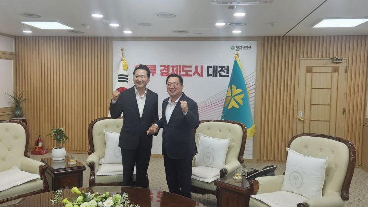 이장우 시장 "장동혁 의원, 미래가 있는 당 만들어 달라"