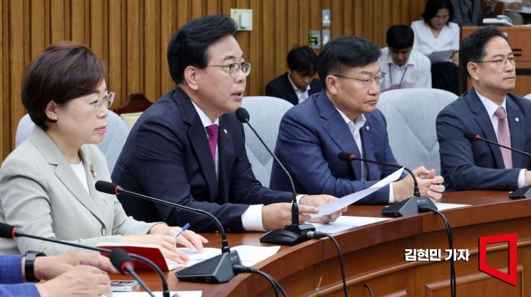 [포토] 송언석 "이제 尹은 없다…전대에 尹 끌어들이는 자해 멈춰야"