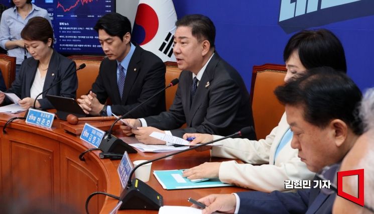 김병기 더불어민주당 당대표 직무대행 겸 원내대표가 1일 국회에서 열린 최고위원회의에서 발언하고 있다. 2025.8.1 김현민 기자