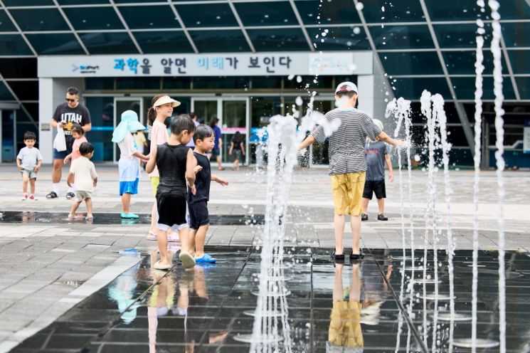 '과학'하며 더위 날려?… 국립부산과학관, 여름방학 오감만족 과학체험 프로그램