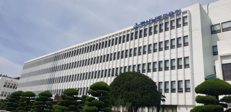동급생·교사에 갑질, 수 차례 '학폭' 신고…60대 만학도 고교생 논란
