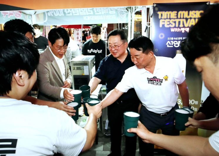   '빵과 맥주'가 만났다