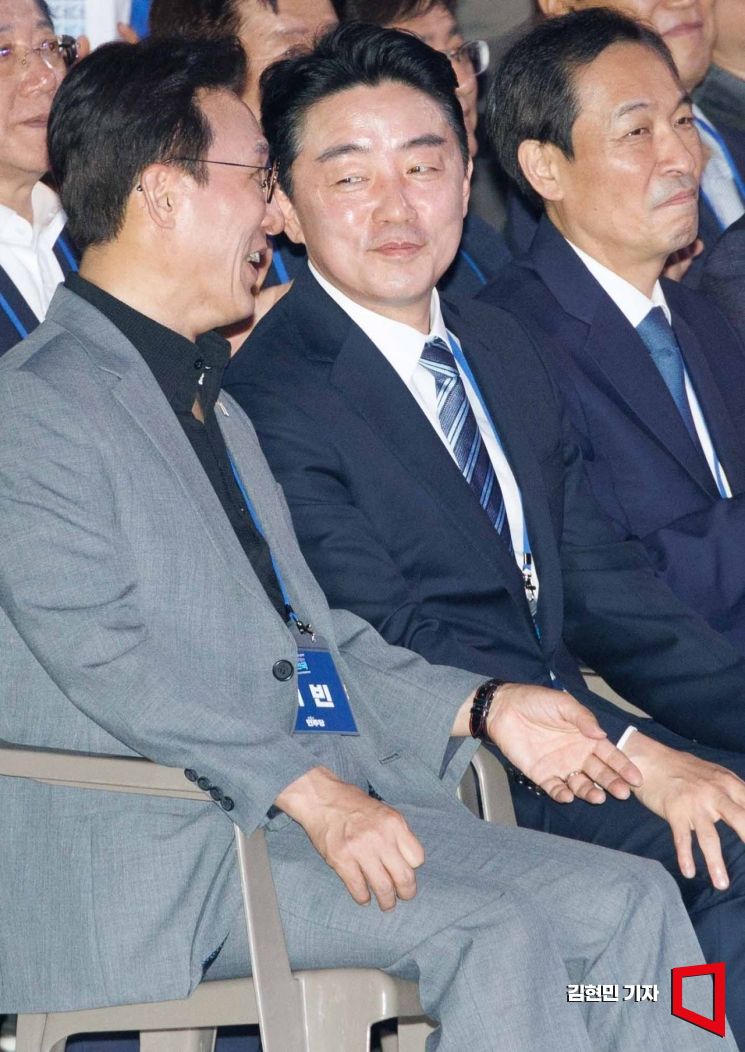 [포토] 대화하는 김민석 총리와 강훈식 비서실장